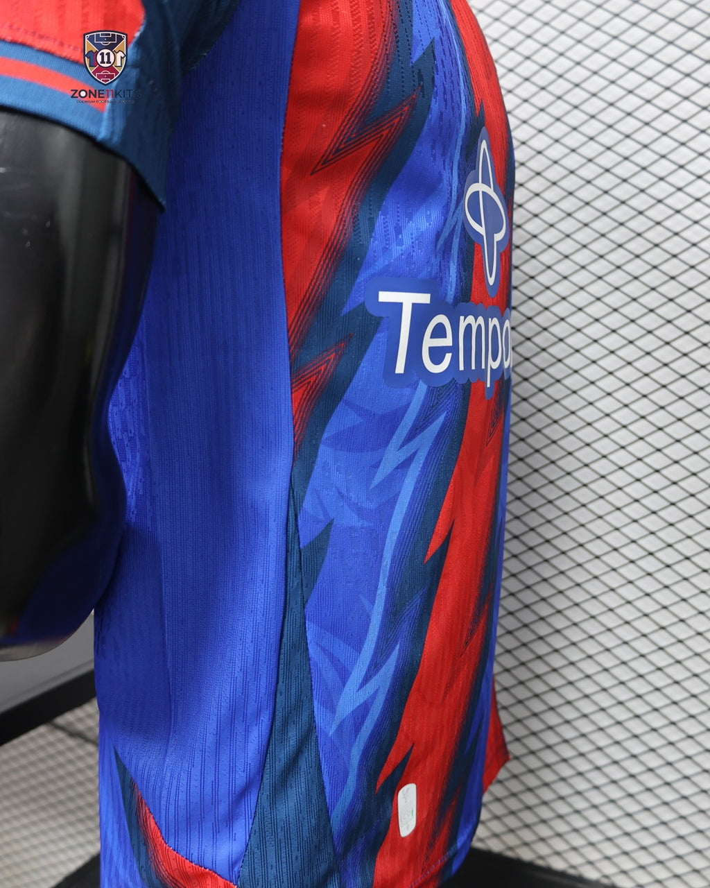 Crystal Palace home kit 2025/26 - detail