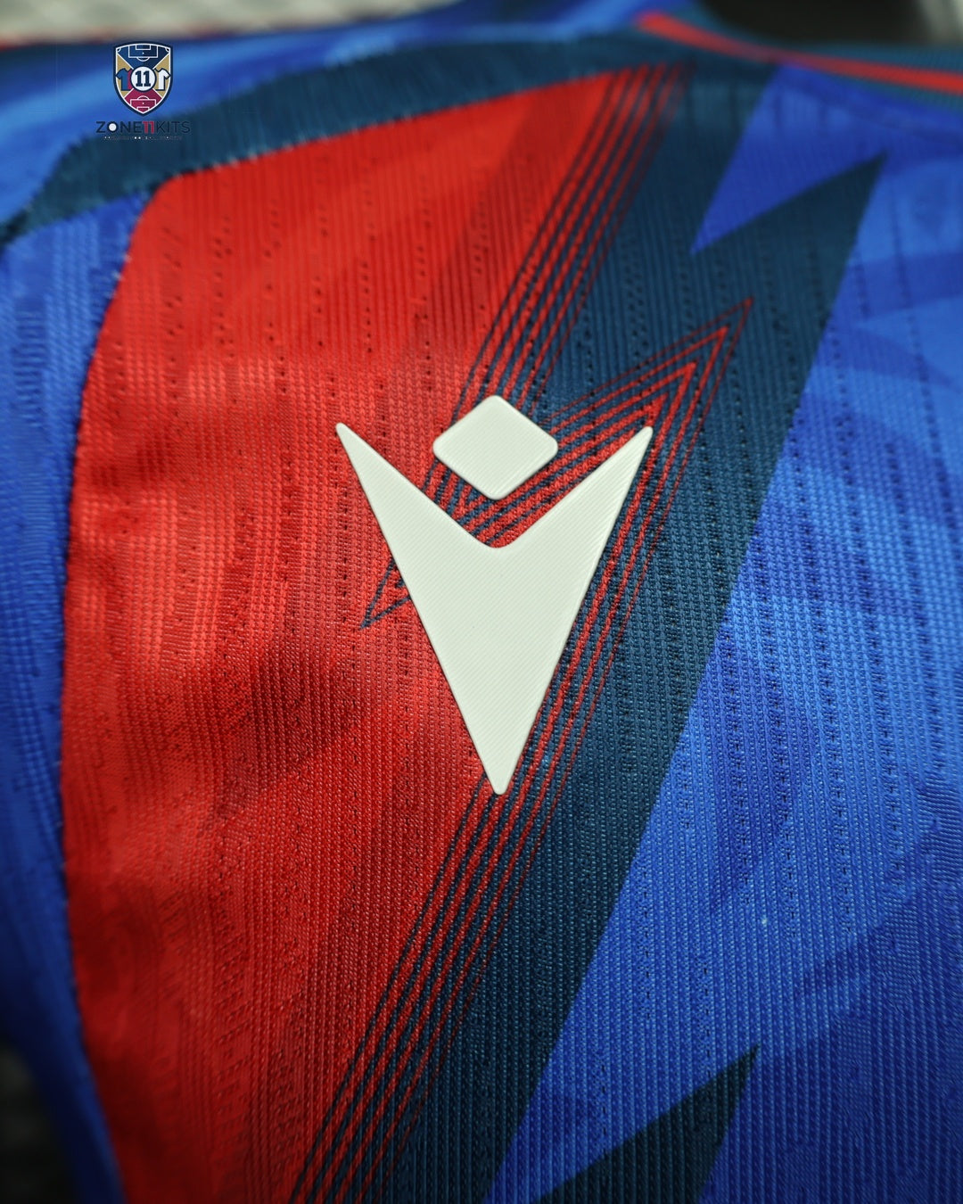 Crystal Palace home kit 2025/26 - detail