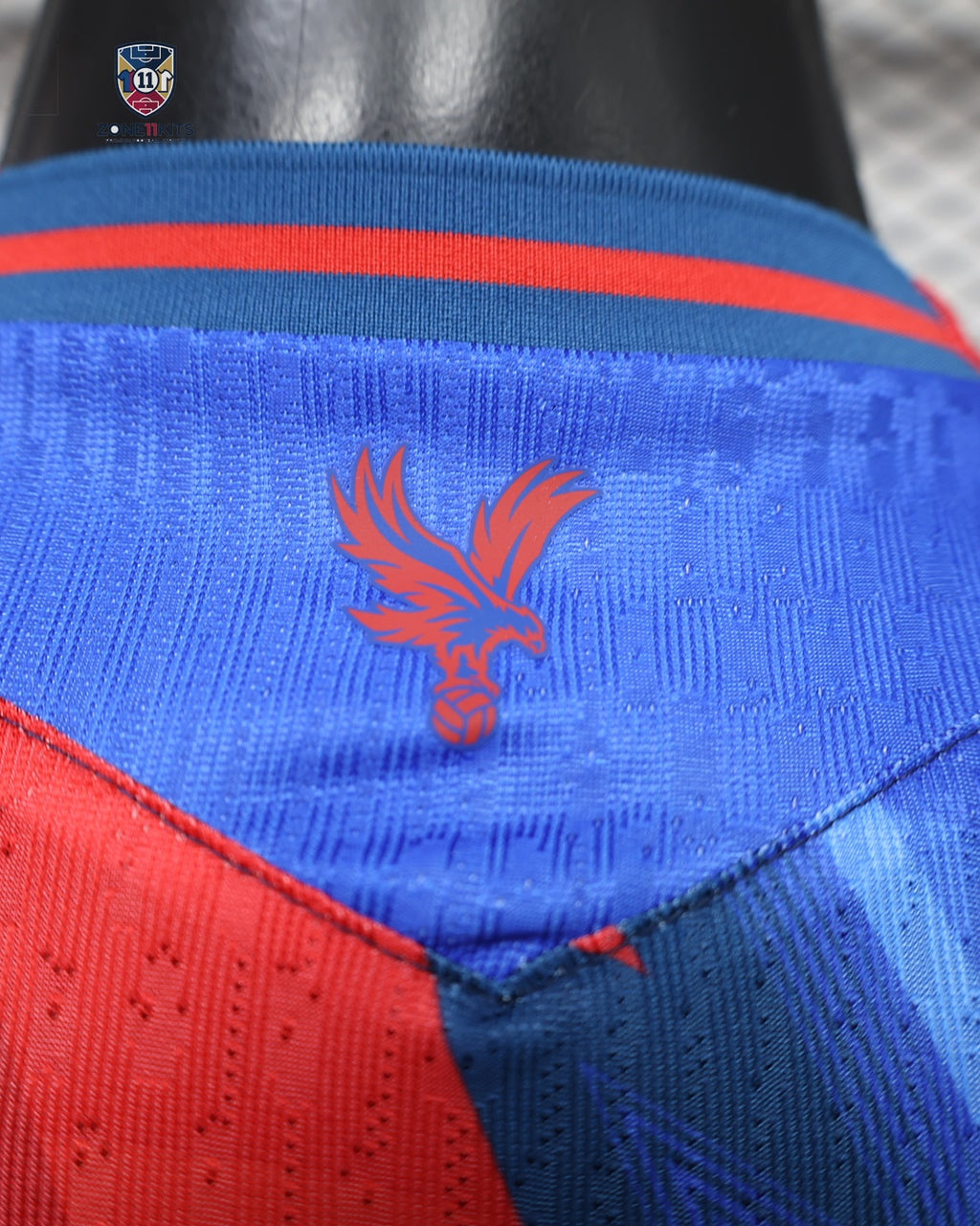 Crystal Palace home kit 2025/26 - detail