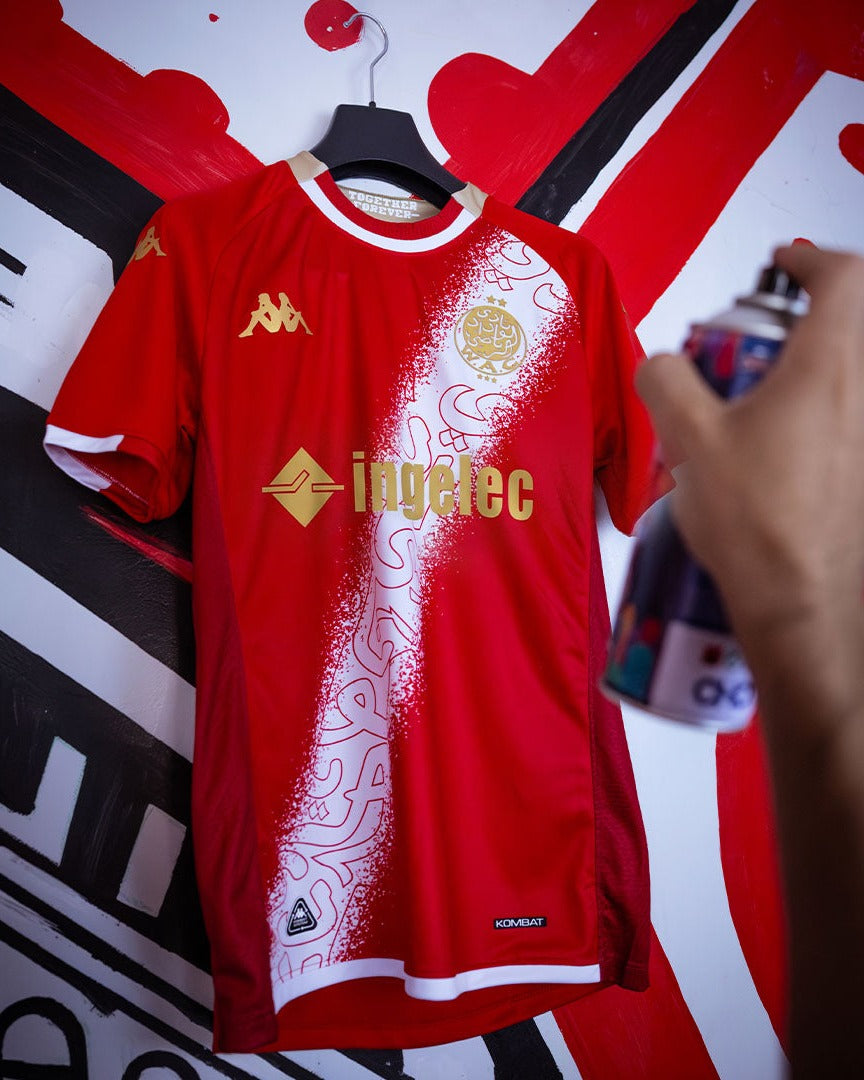 Wydad AC Maillot Away Kappa Rouge - Détail diagonale blanche motifs traditionnels