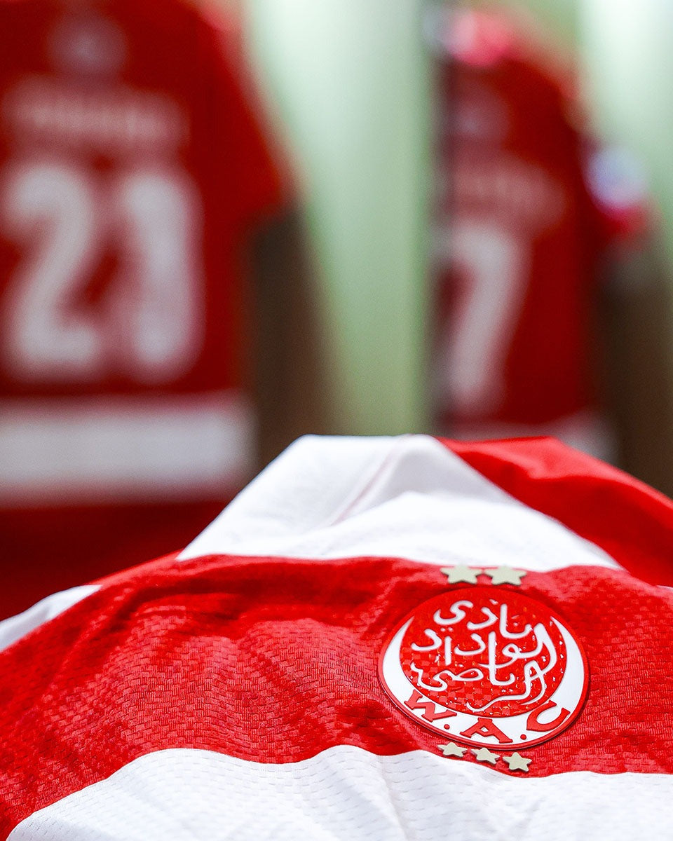 Wydad AC Maillot Domicile - Détail logo écusson 3D